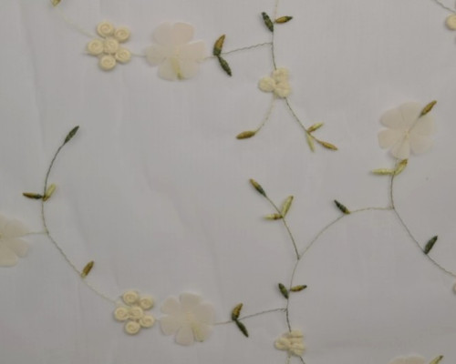Siuvinėtas tiulis su gėlytėmis Baltas - 1