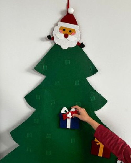 Felt Christmas tree with decorations