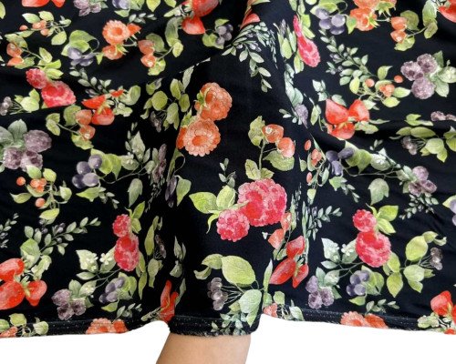 Viscose fabric Berries in black