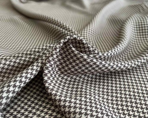 Viskozinis audinys Rudos žąsų kojelės - 1