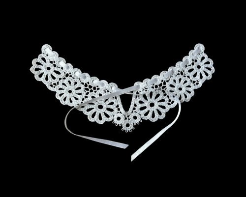 Sewn-on collar White