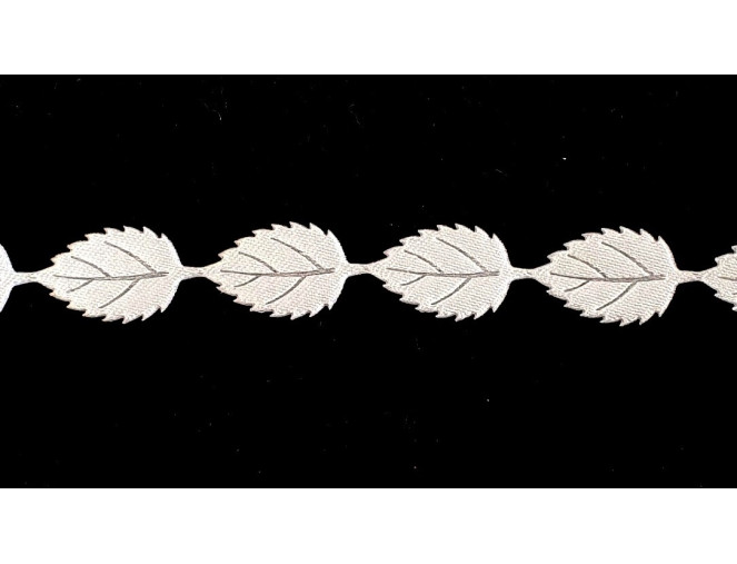 Dekoratyvinė juostelė 12mm Balti lapeliai