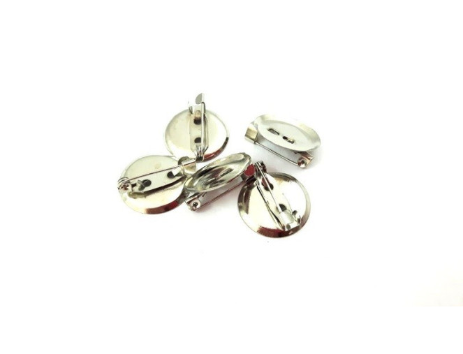 Base of brooch with clasp