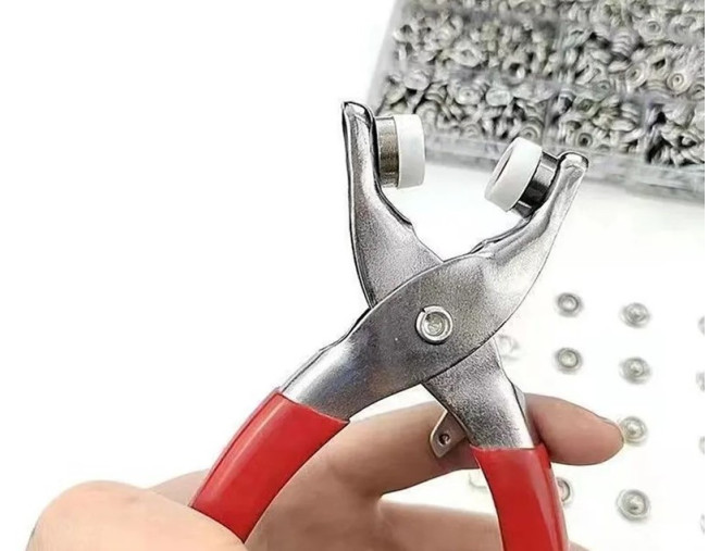 Manual press for stamping pigiau