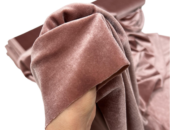 Aksomas Pelenų rožinė internetu