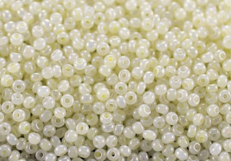 Preciosa pearl 10/0 57206 Ekru