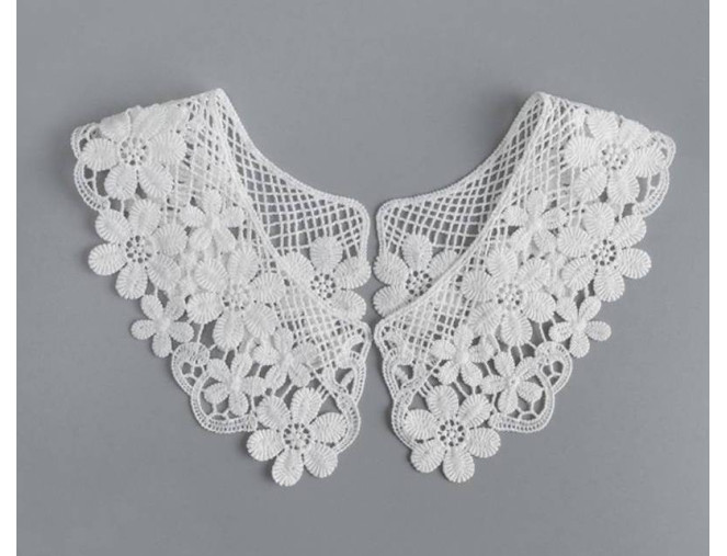 Prisiuvama apykaklė Balta