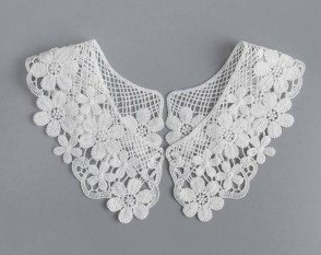 Prisiuvama apykaklė Balta