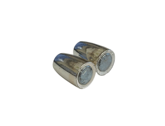 Magnetic fastening pigiau