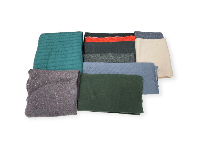 Set No 80 of warmed linings and remnants of overcoat fabrics