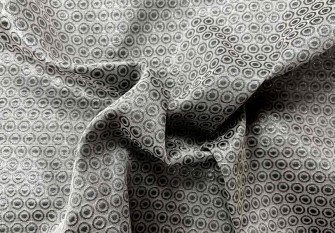 Šilkas Rutuliukai pilkame