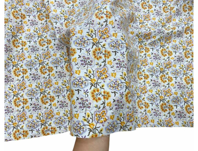 Medvilninis audinys Geltoni lapeliai baltame internetu