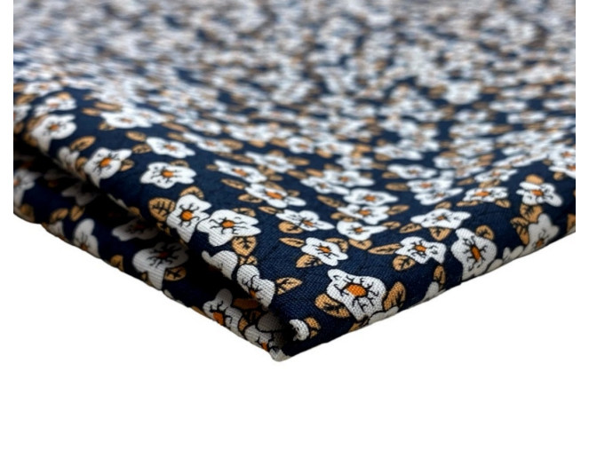 Medvilninis audinys Baltos gėlytės tamsiai mėlyname