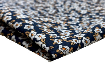 Medvilninis audinys Baltos gėlytės tamsiai mėlyname