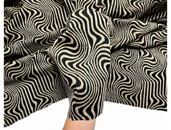 The pointed knot The sand is black internetu