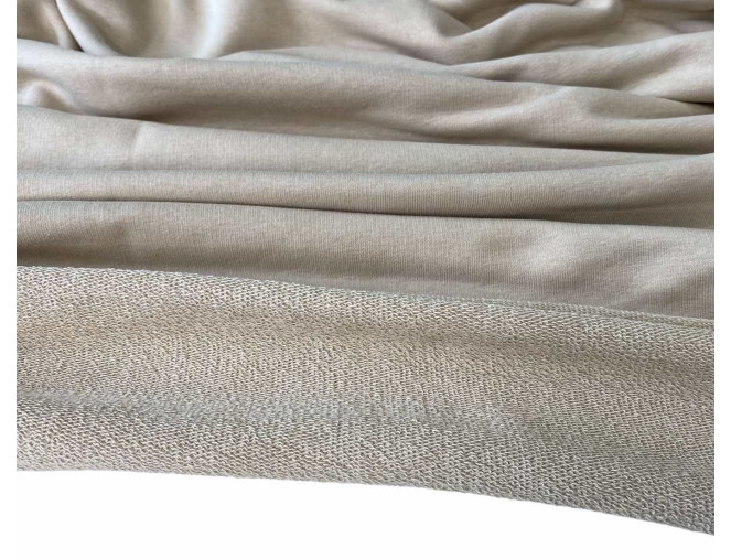 Three-piece loop knitted in bright sand pigiau