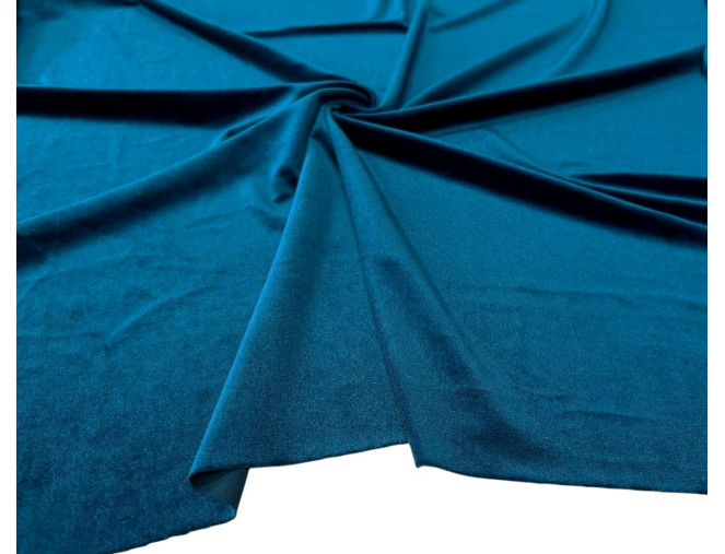 Aksomas Petrol pigiau