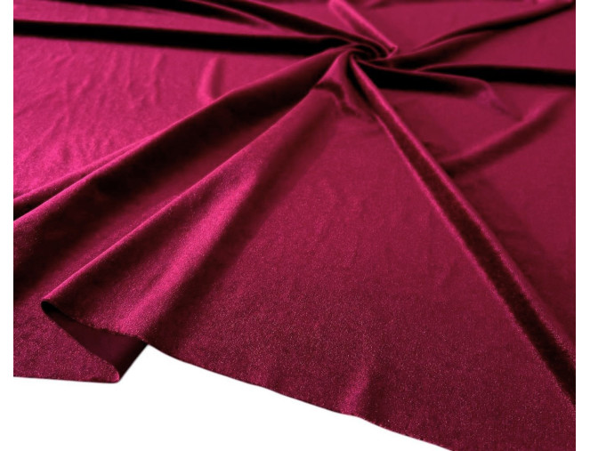 Aksomas Raudono vyno pigiau