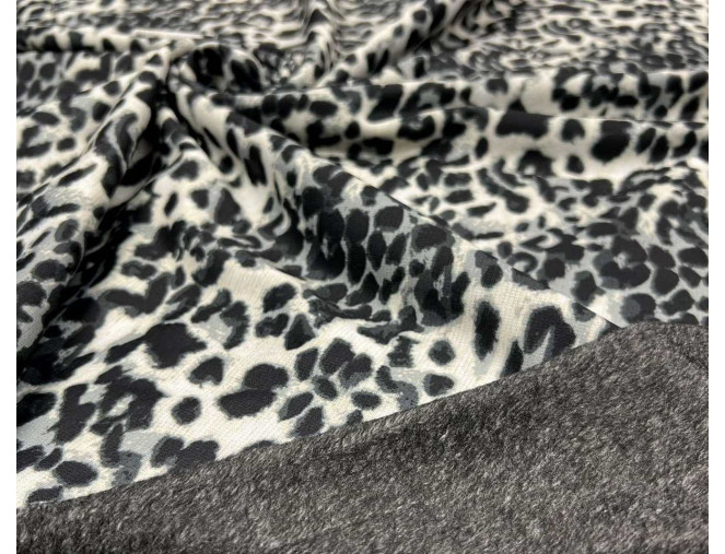 Trikotažas su pūkeliu Pilki leopardo raštai pigiau