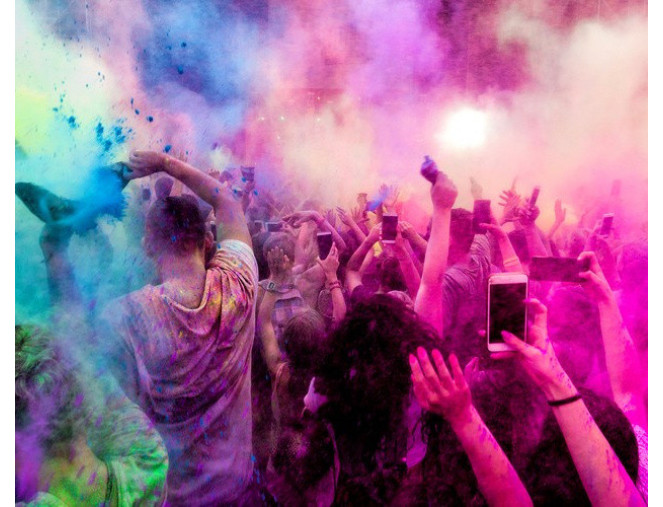 Spalvota Holi pudra pigiau