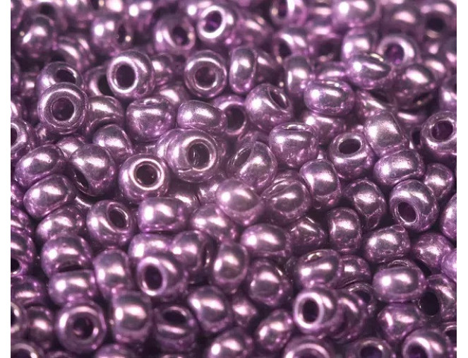 Preciosa pearl 10/0 18528 Light purple