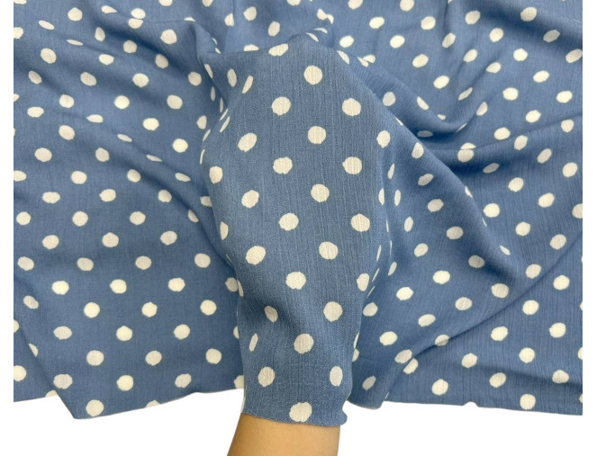 Viscose crepe White dots in light blue pigiau