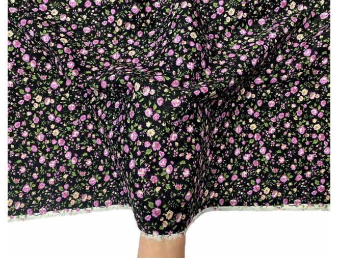 Poplin fabric Flowers in black internetu