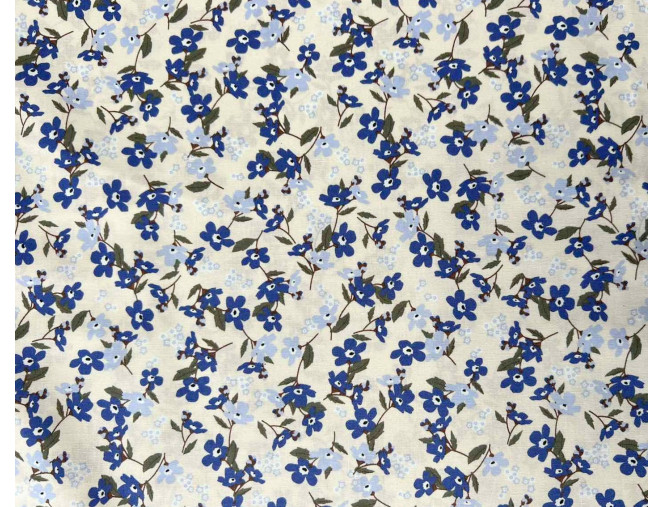 Poplin fabric Flowers in white internetu