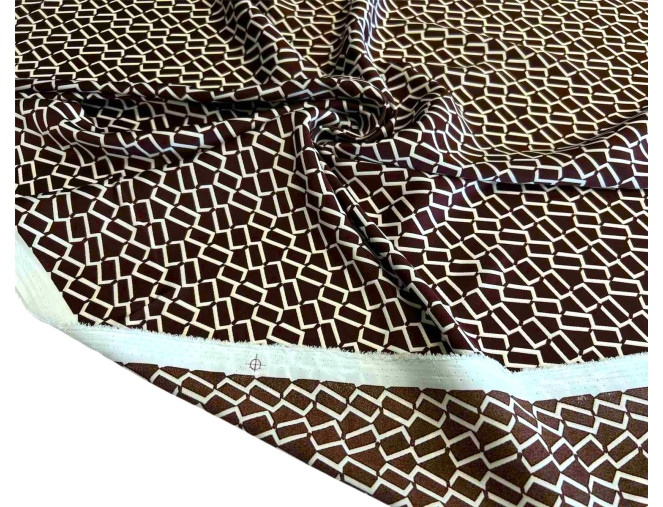 Armani šilkas Balti raštai rudame internetu