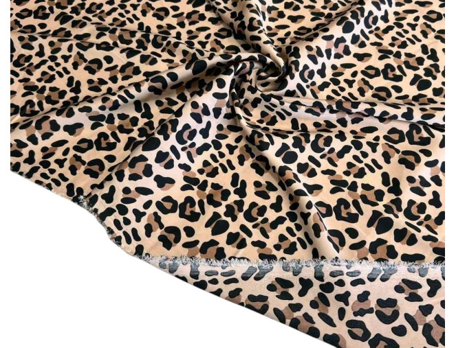 Armani šilkas Leoprado raštai smėliniame internetu