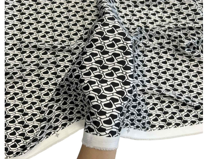 Armani šilkas Juodi raštai baltame pigiau