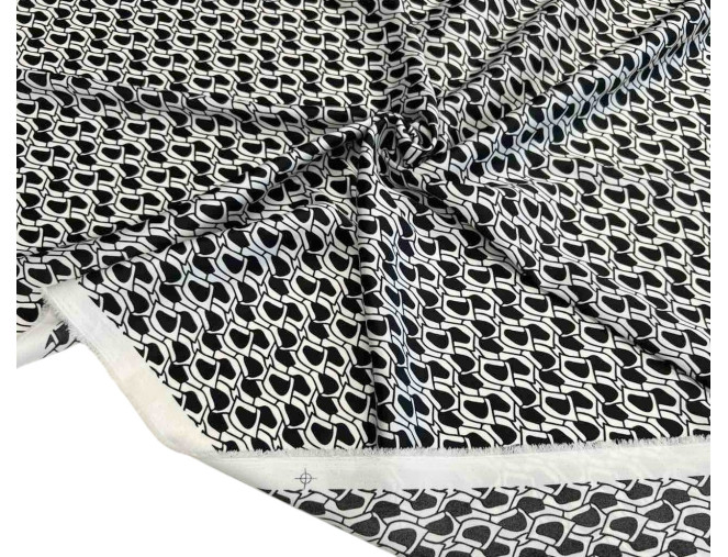 Armani šilkas Juodi raštai baltame internetu