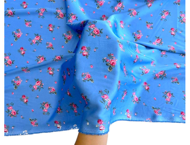 Armani šilkas Gėlytės mėlyname pigiau