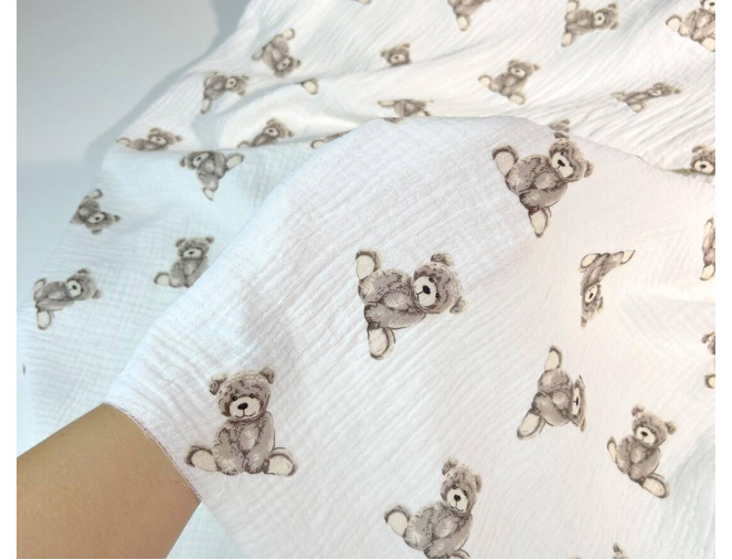 Muslin Bears in white pigiau