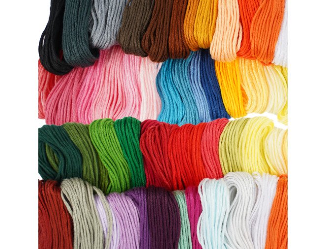 Embroidery thread set (150pcs) + scissors pigiau