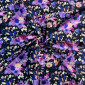 Linas su viskoze Violetinės gėlės juodame