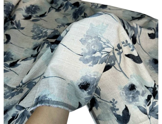 Linen with viscose Blue flowers in grey pigiau