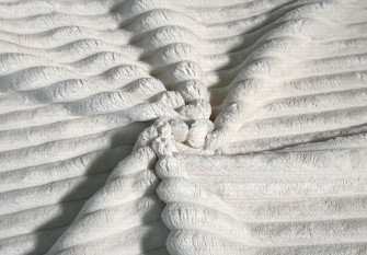 Dirbtinis kailis - gobelenas Kreminė