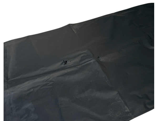 Garment bag with transparent window pigiau