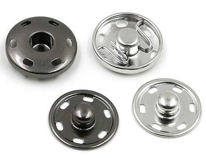 Prisiuvama spaudė 17mm | 4 spalvos
