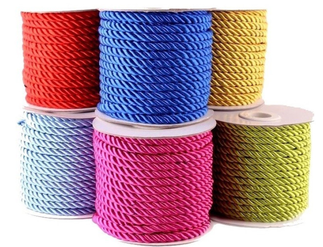 Decorative cord 3,2mm.