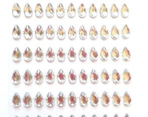 Glued drop-shaped crystals Glued drop-shaped crystals