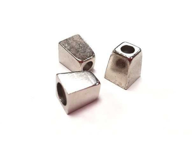 Metaliniai galiukai mazgui paslėpti