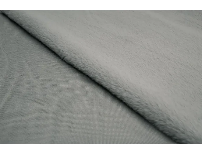 Faux Fur, Gray pigiau