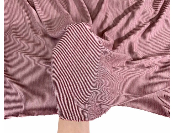 Merino wool knitwear with red stripes pigiau