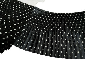 Plisuota juostelė 120mm Balti taškeliai juodame